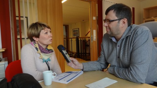 !kontorsjef Repvåg Kraftlag Eli Nilsen blir intervjuet av kringkastningssjæf Raymond Elde, 2013.