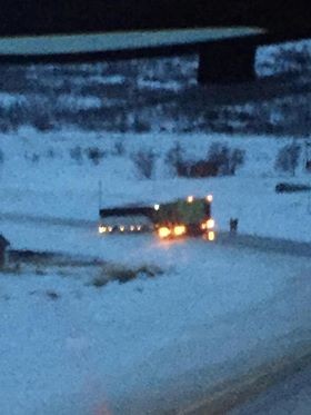 !Bussen og tilhengeren. (Foto: Iselin Sandnes Vian) 