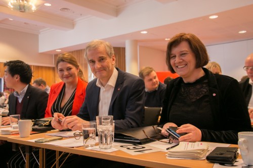 !(fv) Cecilie Myrseth (Troms Ap), Jonas Gahr Stre (leder i Ap)  og Kristina Hansen (leder i Finnmark Ap). Nominasjonmtet i mars 2019