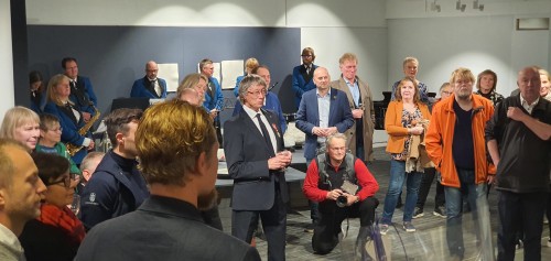 !Mange ville gjre stas p Knut Erik med taler og gaver