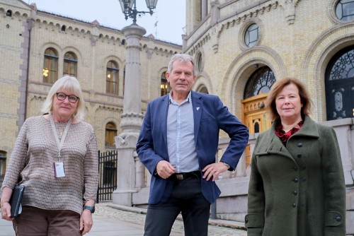 !fra venstre: Ingalill Olsen (Ap), Arne Nvra (SV) og Siv Mossleth (Sp) mener Stortinget m sikre at Hurtigruten seiler mer enn i dag, Foto: Anniken Gurijordet