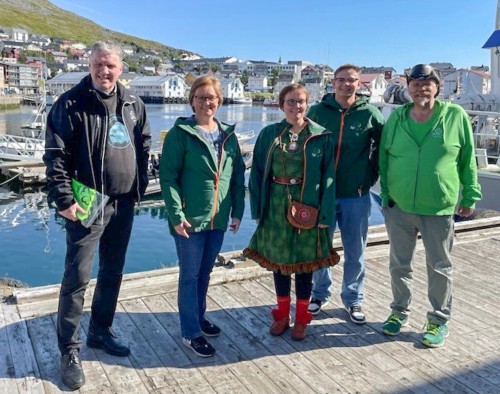 !Finnmark Senterparti ved stortingskandidatene Geir Iversen, Nancy P Anti, Heidi Holmgren, Maksim Guttormsen og Kurt Wikan. 