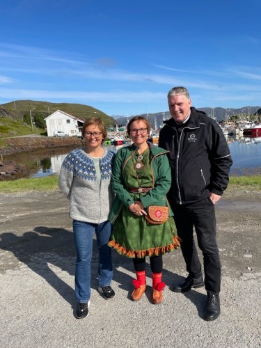 !Fra hyre, Geir Adelsten Iversen, Nancy P Anti og Heidi Holmgren,