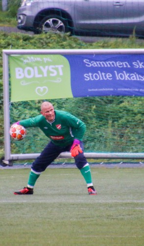 !Keeper for Kvalsund, Rune Mathisen. Ble kret til Kvalsunds beste tirsdag kveld av kretslederen fra hele landet.