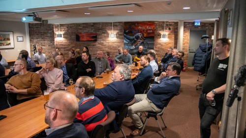 !Mange tilstede hos Corner torsdag kveld. 