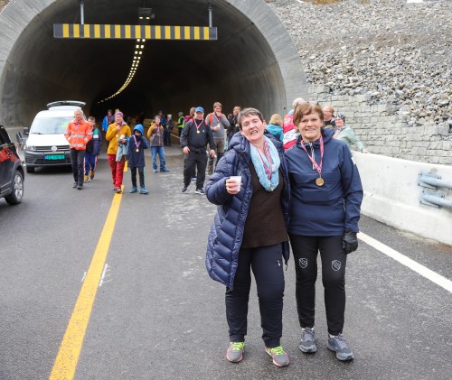 !Keth Wahlgren og Susanna Backholmferdig med marsjen og ftt sin medalje