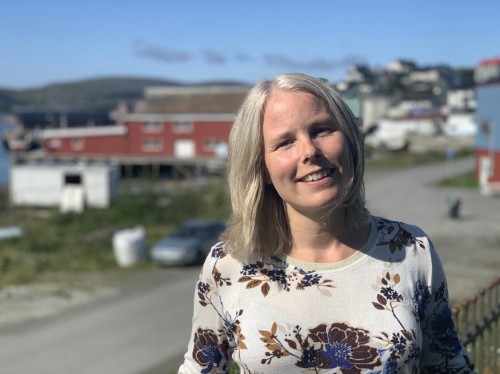 !SV-leder Kirsti Bergst skal beske Perleporten Kulturhus onsdag kveld. (Foto: Rakel Hagen Olsen) 
