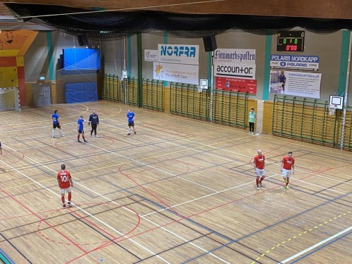 !En dag med fotball i Honningsvg. 