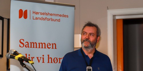 !Kjetil Teigen fra selskapet Phonak.