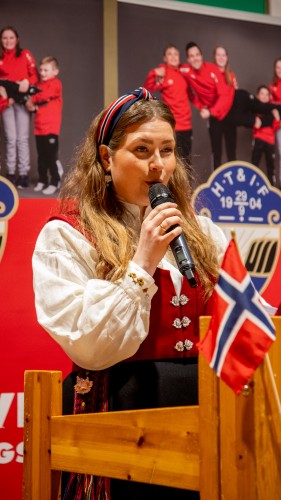 !Hilde Kristin Strand Bertheussen, talen for dagen i Honningsvg, 17. mai 2024