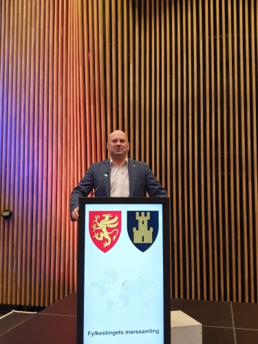 !Hugo Salamonsen, tidligere kommune- og fylkespolitiker