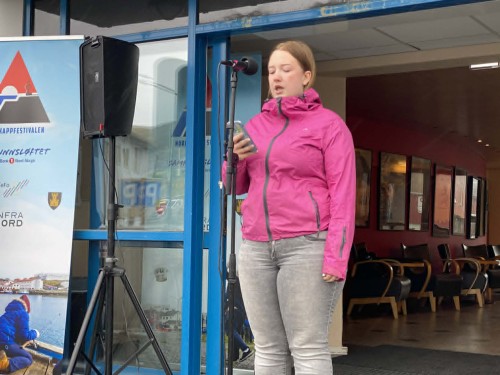 !Hanne-Alexandra Robertsen Mentzoni fra ungdomsr�det skr�t av Nordkapp-samfunnet. 
