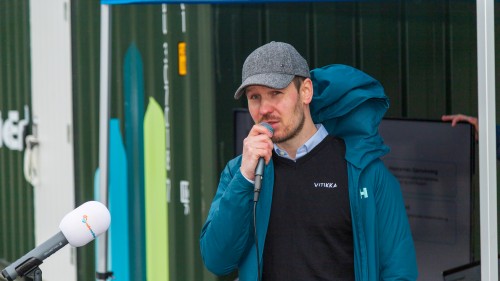 !Tommy Gamst Vitikka fra Vitikka AS var stolt over at alt var utviklet lokalt i Nordkapp kommune.