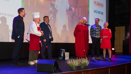 !Flere av deltakerne i filmen var i Honningsvåg.