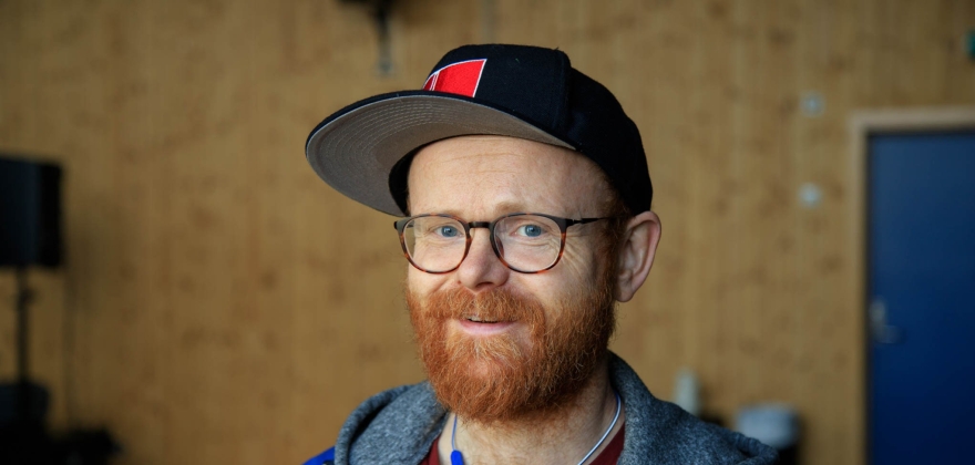 Ravi Rapper Norwegian Ravi hadde skolekonsert i Honningsvåg - Radio Nordkapp
