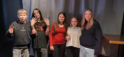 De første brukerne av den nye ungdomsklubben De første brukerne av den nye ungdomsklubben