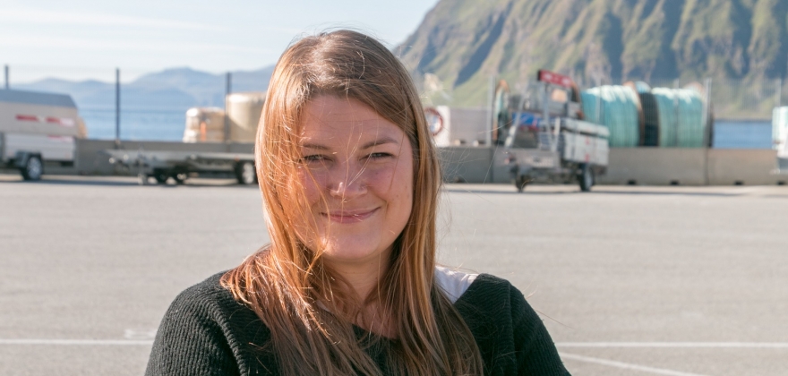 Tar fra kyst og gir til trålerne Tar fra kyst og gir til trålerne