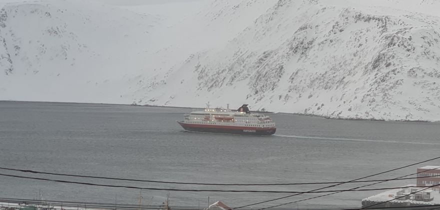 Kong Harald sløyfet Honningsvåg fredag Kong Harald sløyfet Honningsvåg fredag