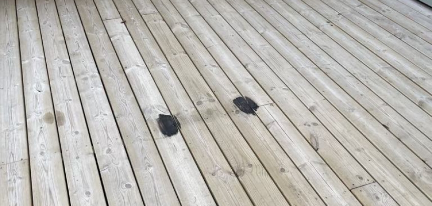 Skader på platten til Nordkapptrappa  Skader på platten til Nordkapptrappa