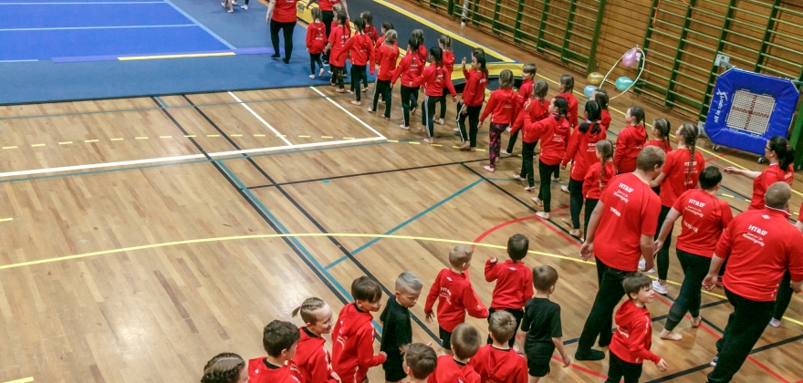 Nordkapp-gymnaster har inntatt Kirkenes 
