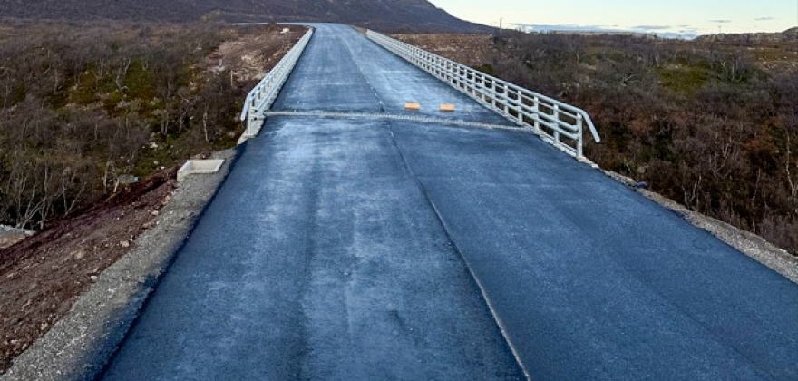 Ny E6 og bru på Veines i Porsanger åpner på mandag Ny E6 og bru på Veines i Porsanger åpner på mandag