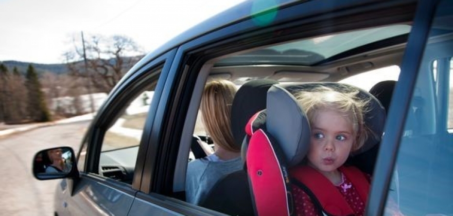 Voksne i Nord-Norge flinkest til  sikre barn i bil 