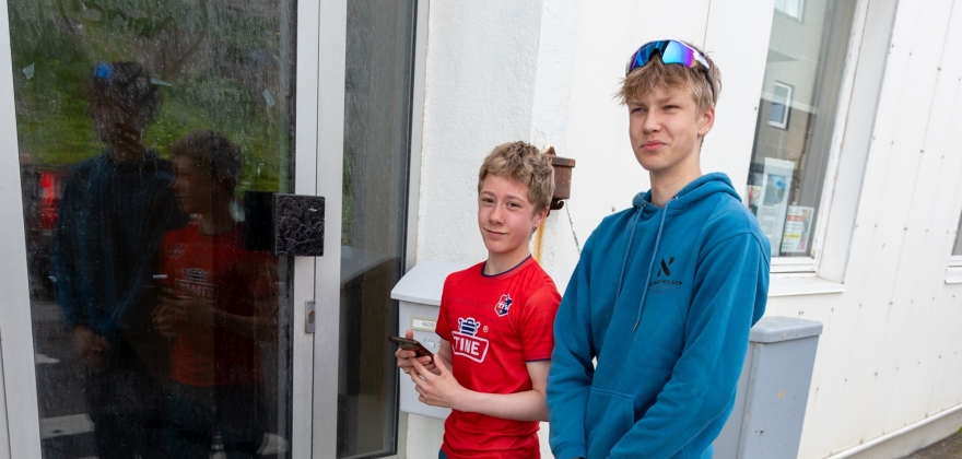 Undersøker tilgjengeligheten  Undersøker tilgjengeligheten