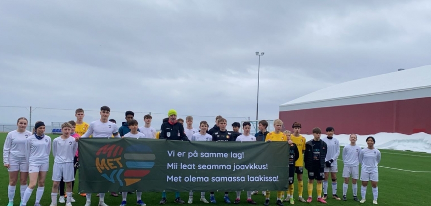 Vanskelig å få ballen i mål bak Magnus Runesønn Nøstvold Vanskelig å få ballen i mål bak Magnus Runesønn Nøstvold