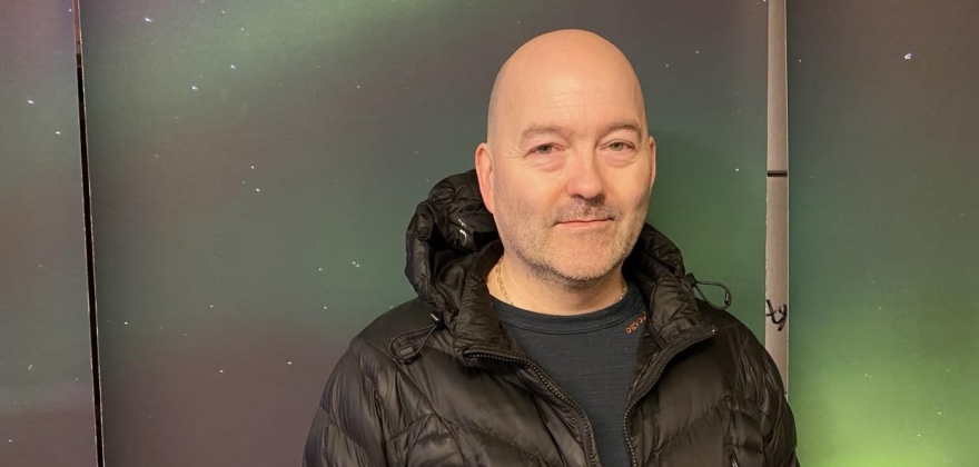 Pedersen elsker å være turbussjåfør  Pedersen elsker å være turbussjåfør