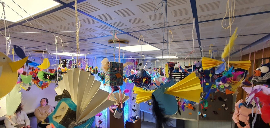 Mange møtte fram til utstillingsåpningen  Mange møtte fram til utstillingsåpningen