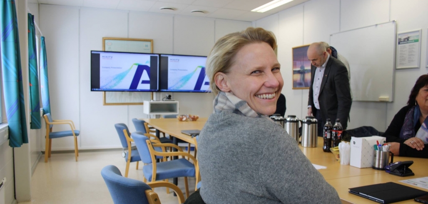 Stortingsrepresentant Maria AasenSvensrud besøker Nordkapp Radio
