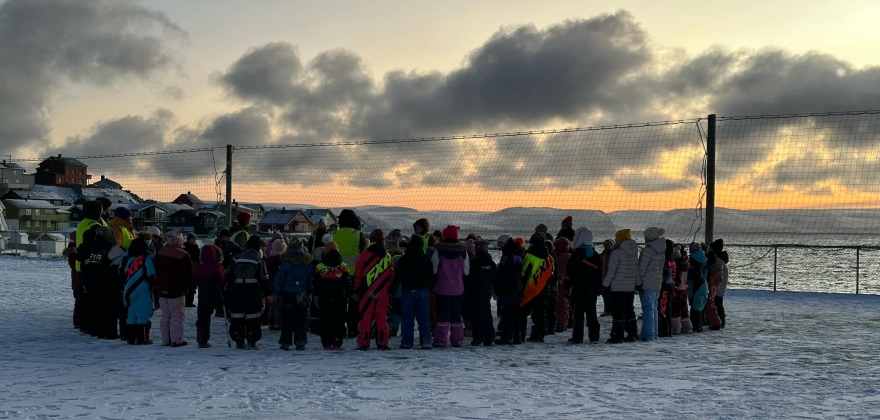 Sola viste seg ikke, tross iherdig innsats  Sola viste seg ikke, tross iherdig innsats
