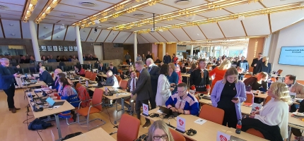 Fylkestinget flytter klagefullmakten fra administrasjonen til fylkesutvalget Fylkestinget flytter klagefullmakten fra administrasjonen til fylkesutvalget