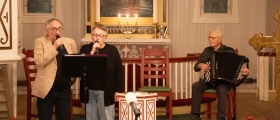 Musikk og minner fylte kirkerommet Musikk og minner fylte kirkerommet