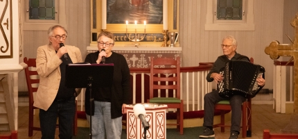 Musikk og minner fylte kirkerommet Musikk og minner fylte kirkerommet
