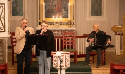 Musikk og minner fylte kirkerommet Musikk og minner fylte kirkerommet