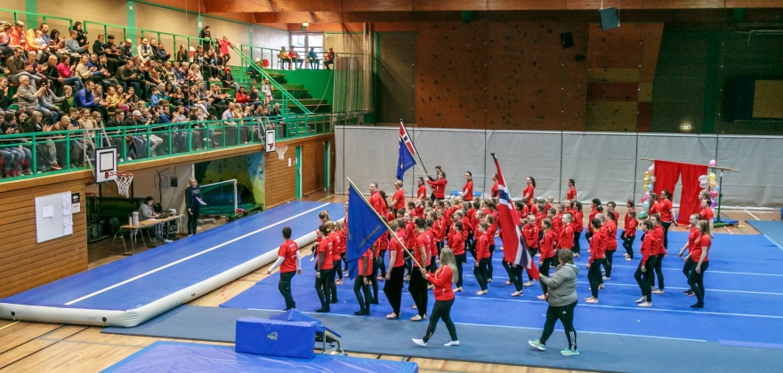 Sommeroppvisning i Honningsvåg – se bildene Sommeroppvisning i Honningsvåg – se bildene