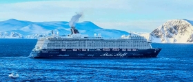 Mein Schiff 3 fikk store skader i Bremerhaven søndag Mein Schiff 3 fikk store skader i Bremerhaven søndag