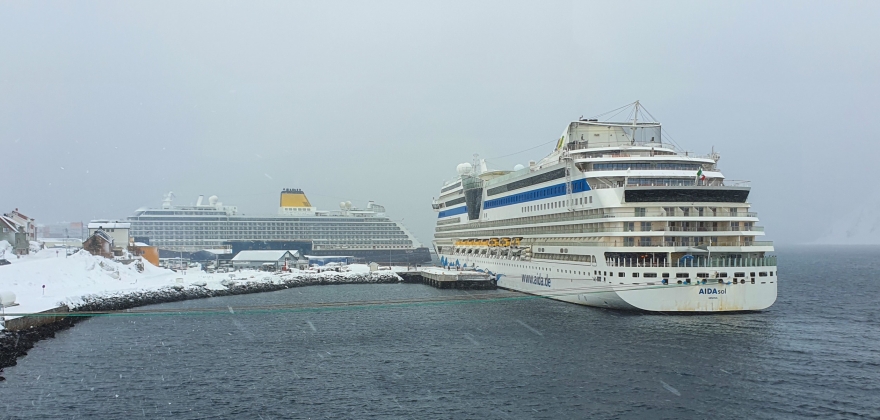 Mange turister i Honningsvåg gir ikke automatisk omsetning i butikkene Mange turister i Honningsvåg gir ikke automatisk omsetning i butikkene