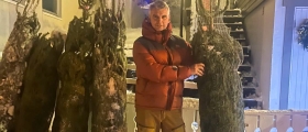 Selger juletre også i år Selger juletre også i år