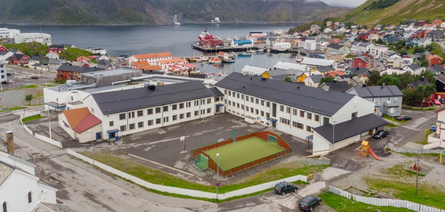 Politiet var ved Honningsvg skole fredag morgen