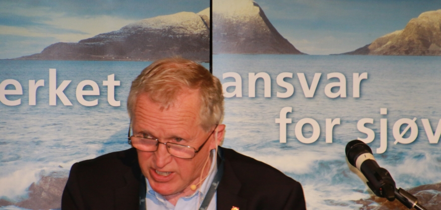 Samler inn rapporter om vegforholdene  Samler inn rapporter om vegforholdene