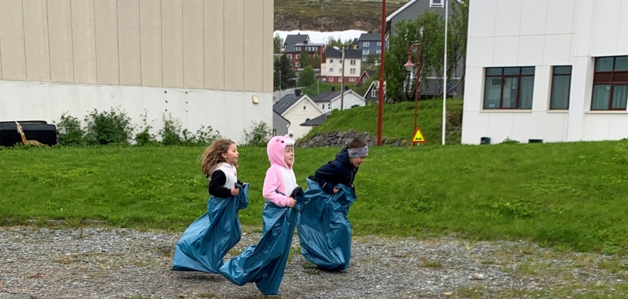 Karnevalstog i Honningsvåg Karnevalstog i Honningsvåg