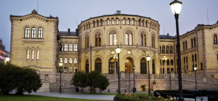 Inviterer Stortinget til samarbeid om løft for samisk språk og kultur Inviterer Stortinget til samarbeid om løft for samisk språk og kultur