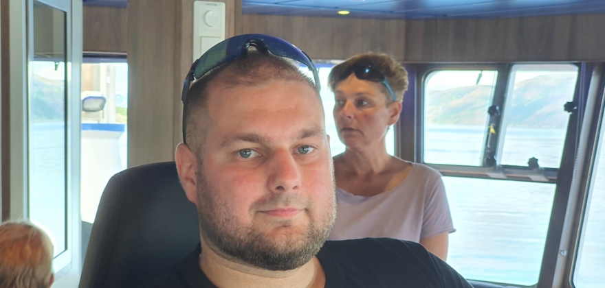 Gleder seg til å fiske med ny-båten  Gleder seg til å fiske med ny-båten