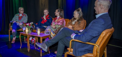 Sofaprat om samisk identitet i Honningsvåg Sofaprat om samisk identitet i Honningsvåg