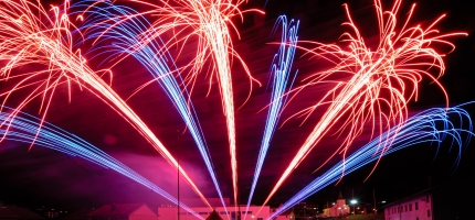 Fyrverkeri fredag klokken 19:45 Fyrverkeri fredag klokken 19:45