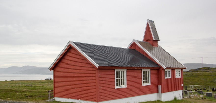 Har stengt Repvåg kirke på grunn av vannlekkasje 