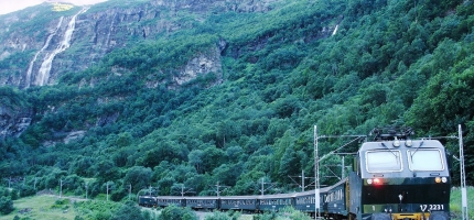 Kjøper samferdsel for 14 millarder Kjøper samferdsel for 14 millarder