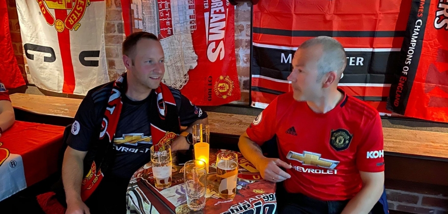 Fornøyde United-supportere i Nordkapp Fornøyde United-supportere i Nordkapp
